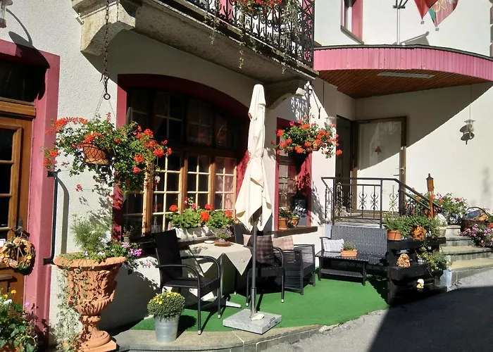 Restaurant Escher Han/Misafirhane 3*